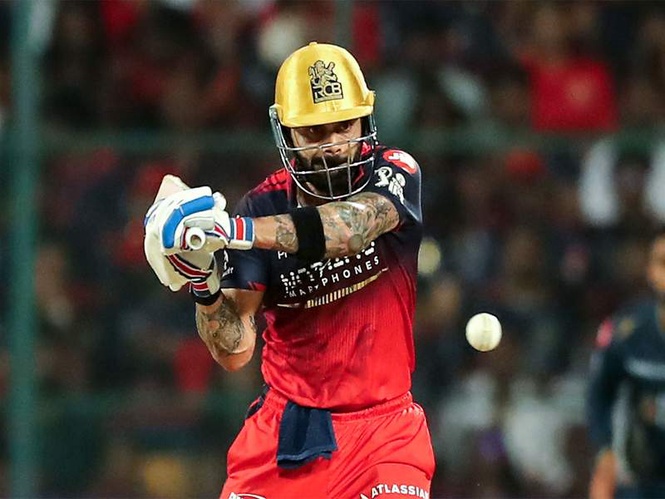 Image from: Virat Kohli creates record, first batter to hit 800 fours in IPL
