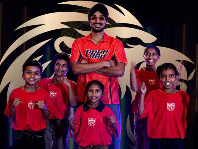 Image from: PBKS' Arshdeep Singh meets young fans in candid meeting amid ongoing IPL 2026