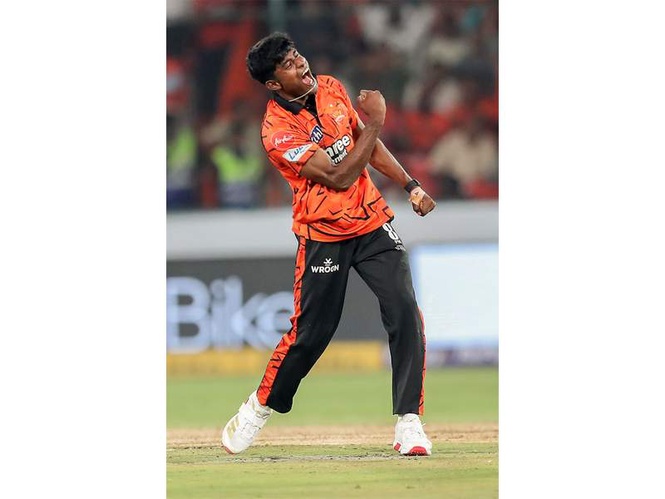 Image from: Will SRH pacer Sakib Hussain's 'no-six' streak end against RR?