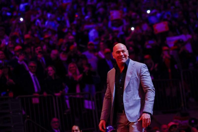 Image from: Dana White recreates Sphere press format for high-profile UFC White House card