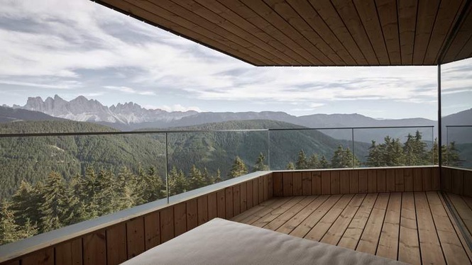 Image from: In the heart of the Dolomites, this hotel with an infinity pool offers one of the most breathtaking views of the Italian Alps