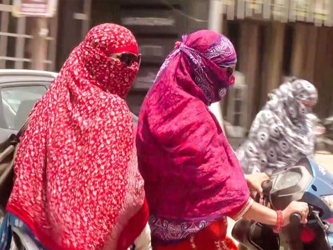 Image from: IMD issues heat wave alert across north, central India; maximum temperature touches 46.9°C in Akola