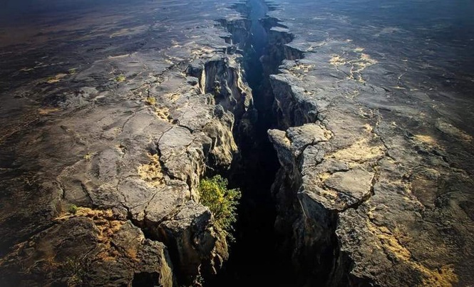 Image from: A Massive Fracture Is Splitting Africa Apart: Scientists Just Found the Critical Breaking Point