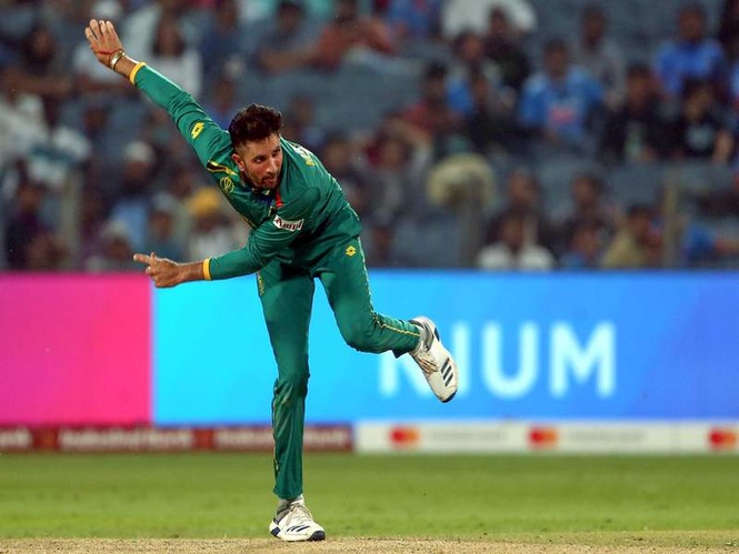 Image from: MI sign Maharaj as Santner's replacement in IPL, all-rounder suffered shoulder injury