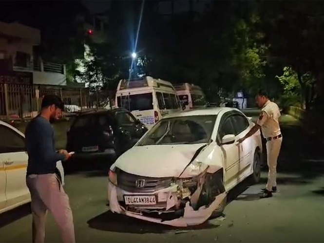 Image from: Delhi Police nab 3 liquor smugglers after car collision in Keshav Puram encounter