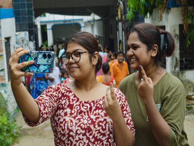 Image from: West Bengal records sizeable voter turnout of 39.9% at 11 am in phase 2 of polling