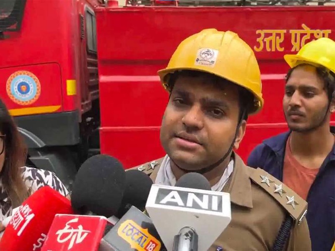 Image from: Ghaziabad fire: No casualties, residents safely evacuated; blaze contained, says CFO Rahul Kumar
