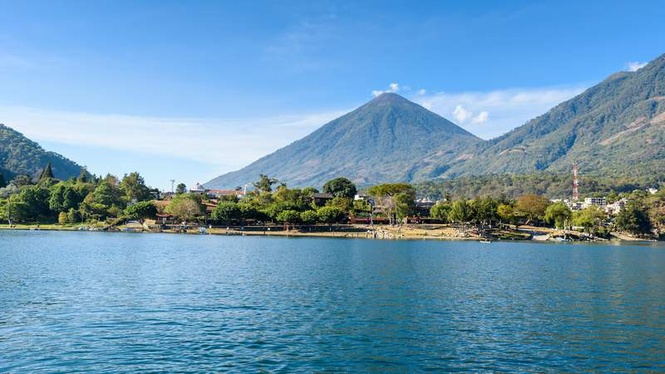 Image from: In Guatemala, archaeologists have discovered a Maya city submerged beneath a lake (it is more than 2,000 years old)