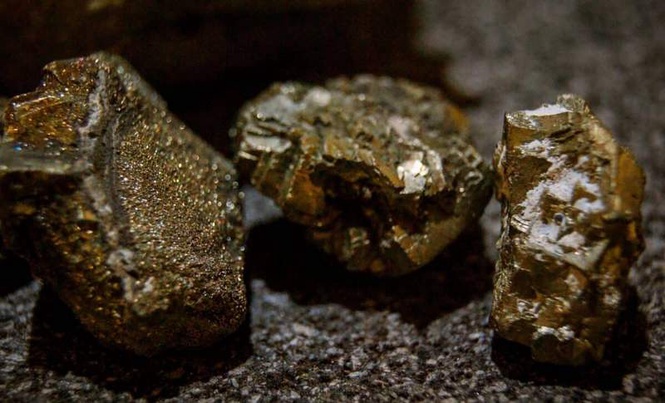 Image from: This Ordinary Rock Called “Fool’s Gold” Was Thrown Away, But It Turns Out It Contain Hidden Lithium