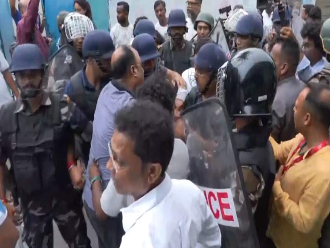 Image from: West Bengal: TMC-BJP workers clash in North 24 Parganas as final phase polling concludes