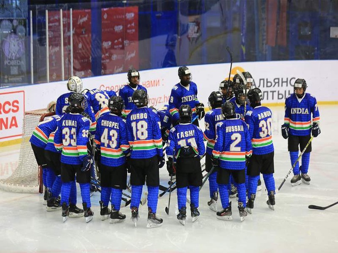 Image from: India beat Macau (China) 8-1 in U-18 Ice Hockey Asia Cup