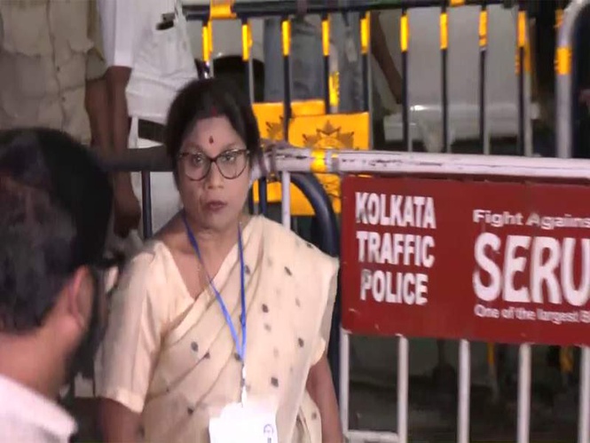 Image from: TMC delegation reaches State Election Commission office in Kolkata ahead of re-polls