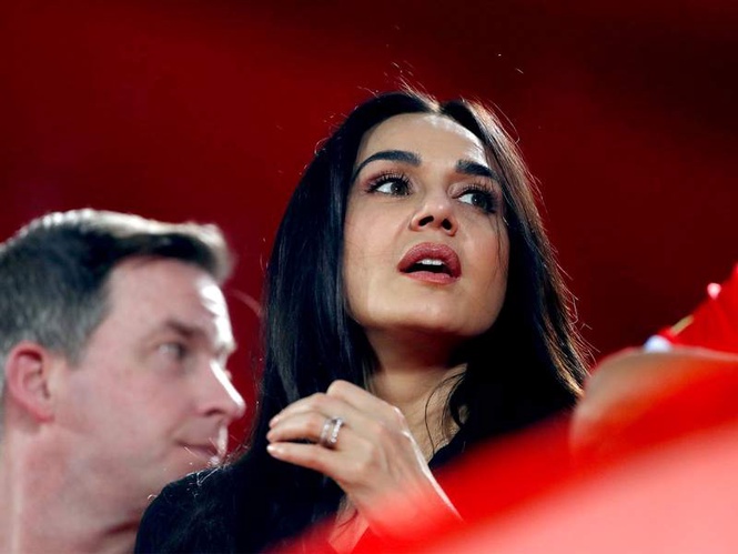 Image from: "Video dekhi toh tension horahi thi zyada lagi toh nahi": Preity Zinta, PBKS star Priyansh interact with fan left hurt by six struck by opener