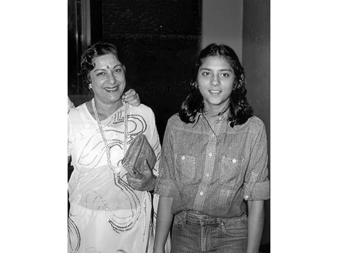 Image from: "Her light has always been the loving force guiding my way": Priya Dutt pens emotional note for mother Nargis on death anniversary