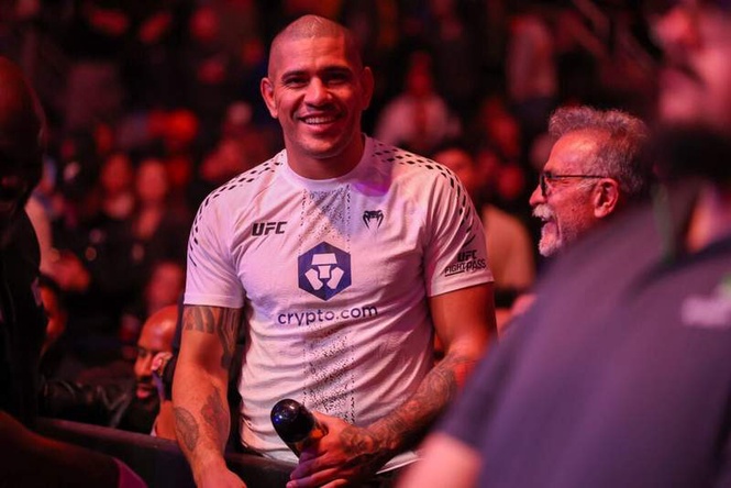 Image from: Lot brawl fallout: Alex Pereira’s coach dragged into fight, Patricky Pitbull suspended