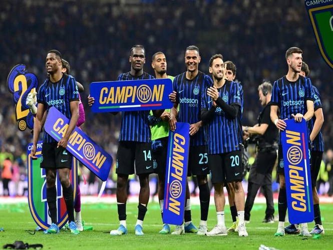 Image from: Serie A: Inter Milan crowned champions after beating ParmaSerie A: Inter Milan crowned champions after beating Parma