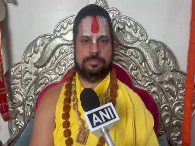 Image from: Spiritual leader Swami Satishacharya applauds 'Sanatani courage' as BJP surges ahead in West Bengal assembly elections