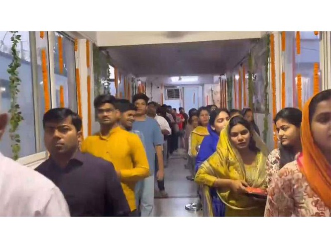 Image from: Uttar Pradesh: Devotees throng Hanuman Setu Mandir on first Tuesday of Jyeshtha month