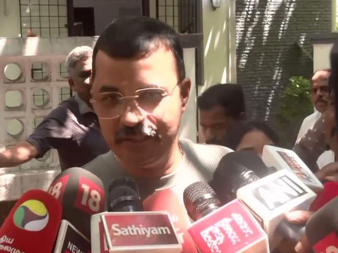 Image from: "Ball in Vijay's court": AIADMK's Kovai Sathyan confirms "momentum" with TVK over alliance, denies "rift" within party