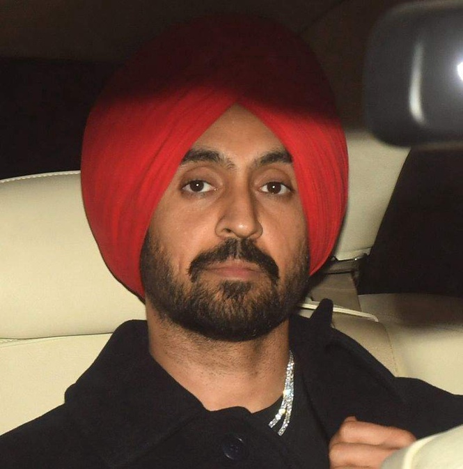 Image from: Diljit Dosanjh issued video threat by SFJ head Pannu over Khalistani flag row at concert
