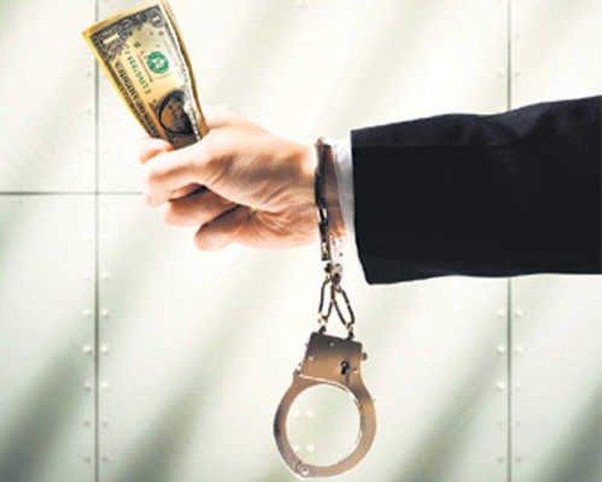 Image from: 2 RTA officials nabbed for taking Rs 1 lakh bribe in Rohtak