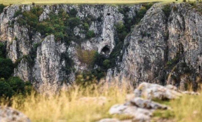 Image from: Archaeologists Found a Prehistoric Mega-Structure in Romania Where No Signs of Power Were Supposed to Exist