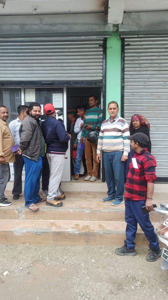 Image from: At receiving end, consumers in Palampur’s Ghuggar area rue 45-day waiting period for LPG refill