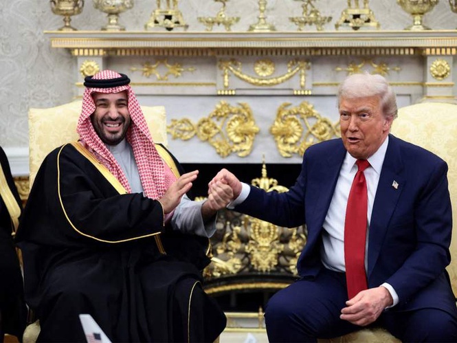 Image from: Trump pauses Hormuz naval escorts after Saudi Arabia refuses its airspace use: Report