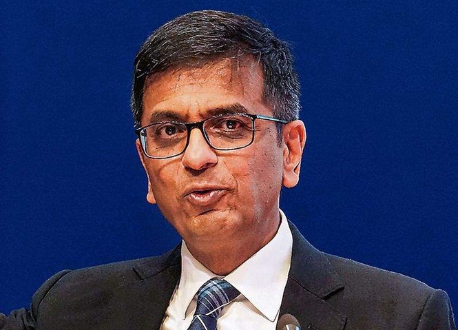 Image from: Rani Kapur-Priya Kapur dispute: SC appoints former CJI DY Chandrachud to act as mediator