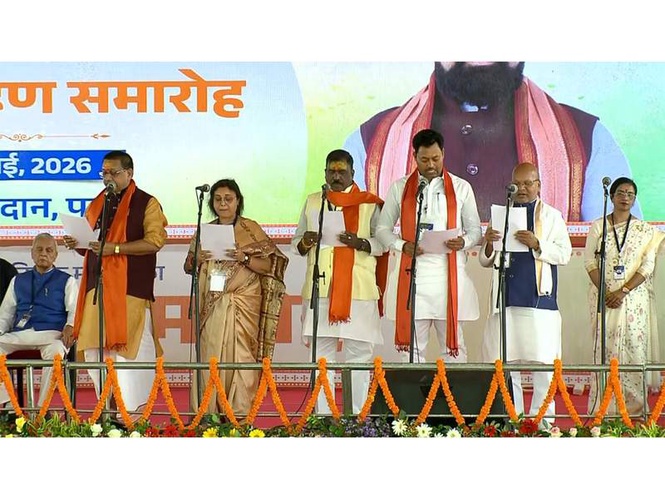 Image from: Nitish Kumar's son and other BJP, JD(U) leaders take oath as ministers in Bihar's expanded cabinet in Patna
