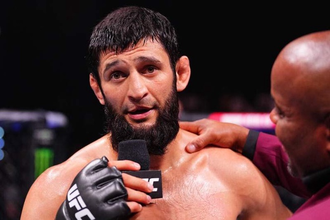 Image from: Khamzat Chimaev responds to Dana White’s UFC 328 concerns