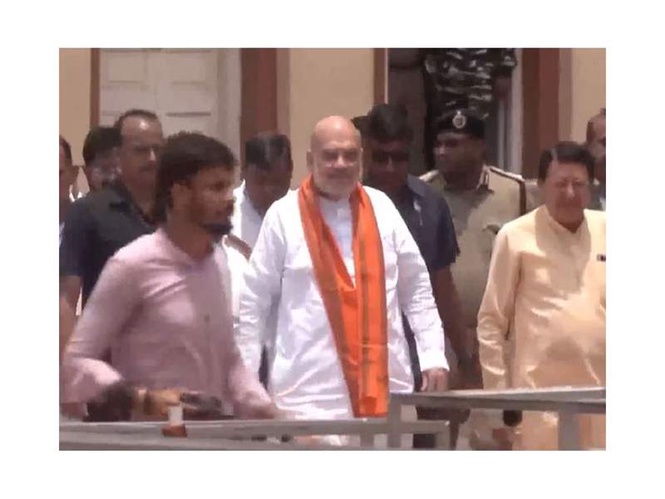 Image from: Amit Shah prays at Kolkata's Dakshineswar Kali Temple ahead of Bengal BJP legislature party meeting
