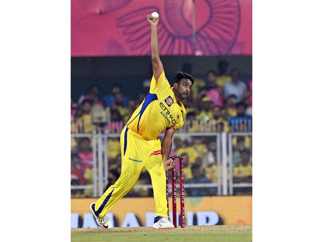 Image from: IPL: Ravichandran Ashwin recalls CSK journey and VB Chandrasekhar’s role in his rise