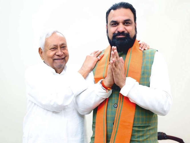 Image from: Nitish Kumar meets Bihar CM Samrat Choudhary, extends wishes after cabinet expansion