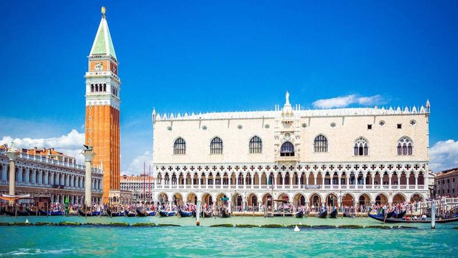 Image from: In Venice, this luxurious palace tells the story of the Serenissima’s power (it’s a true gothic masterpiece!)