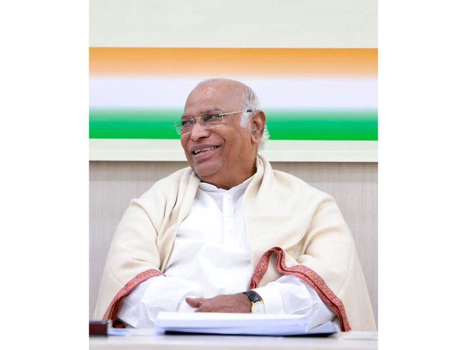 Image from: "Visionary humanist, poet and philosopher": Mallikarjun Kharge pays tribute to Rabindranath Tagore on his birth anniversary