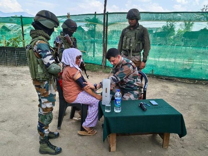 Image from: Manipur: Abducted women safely rescued by Assam Rifles in Kamjong