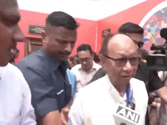 Image from: "West Bengal has accepted BJP": Manipur CM congratulates Suvendu Adhikari on taking oath as CM