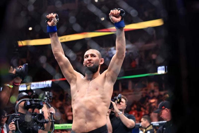 Image from: Dustin Poirier questions Khamzat Chimaev’s scale moment before Sean Strickland fight