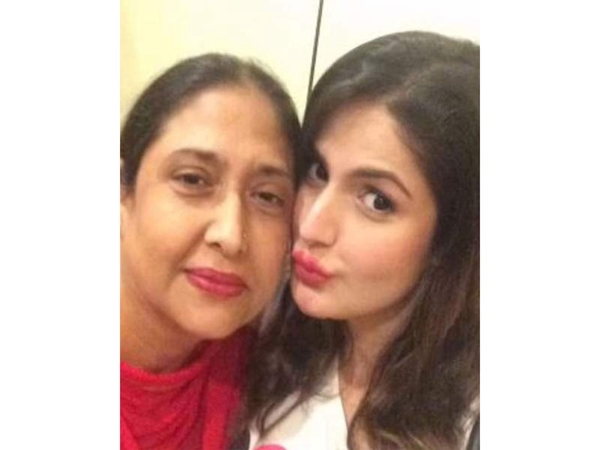 Image from: "Making sure everyone ate was her life mission": Zareen Khan remembers late mother on birth anniversary
