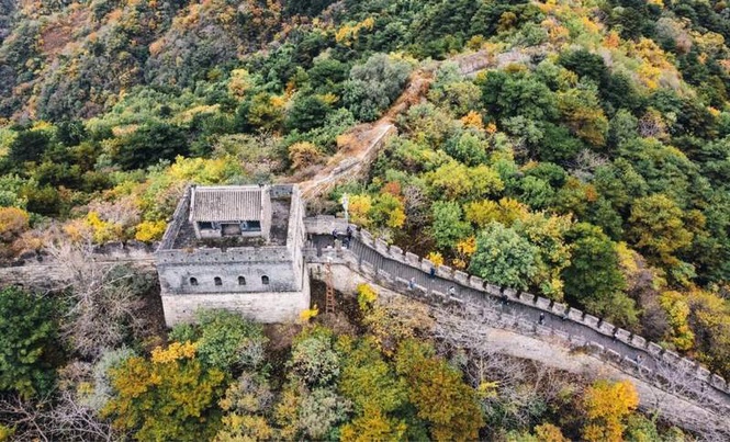 Image from: In a Remote Part of the Great Wall of China, Archaeologists Unearth an Impressive, Massive Cannon