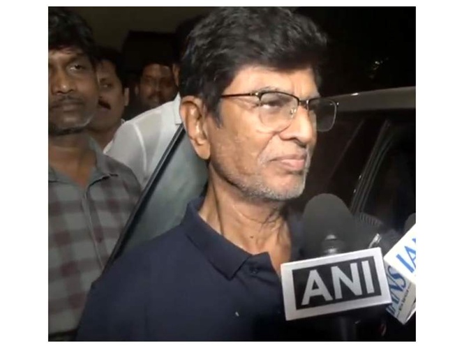 Image from: "Do everything for Tamilians": SA Chandrasekhar's lauds son Vijay's appointment as Tamil Nadu CM