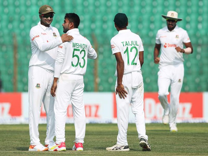 Image from: Mehidy’s 5-fer helps Bangladesh secure 34-run lead over Pakistan on Day 3 of Dhaka Test