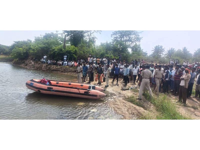 Image from: 2 youths drown while swimming in lake in Mandya, Karnataka