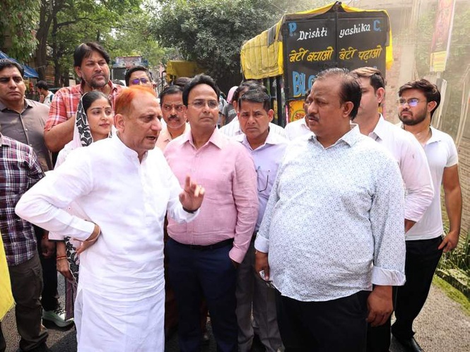 Image from: Mayor slams MCD officials over Badli’s poor sanitation