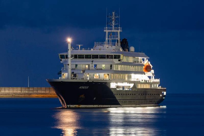 Image from: Last Hondius passengers flying to the Netherlands on Monday evening