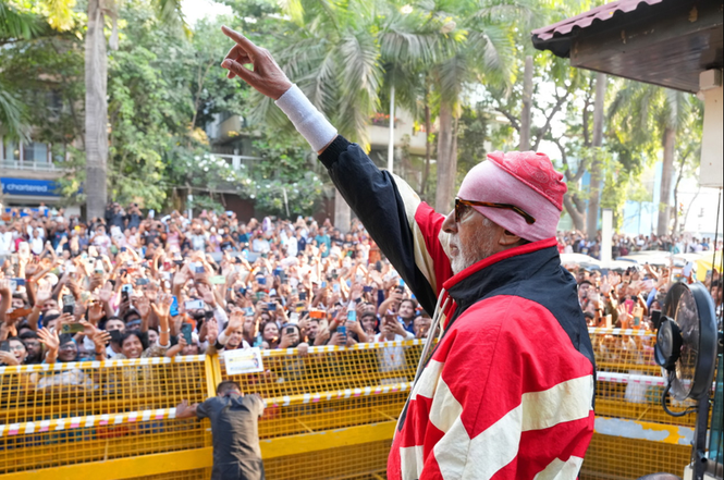 Image from: Amitabh Bachchan thanks his fans, calls them ‘extended family’
