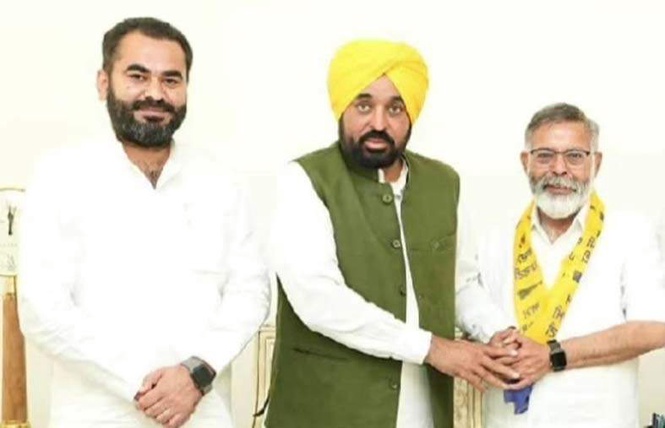 Image from: BJP suffers setback in Fazilka as former MC chief joins AAP