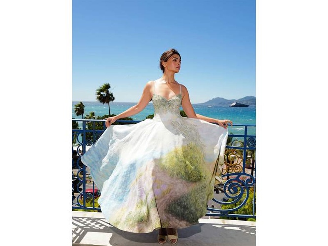 Image from: Alia Bhatt brings dreamy Riviera elegance to Cannes 2026 in hand-painted couture
