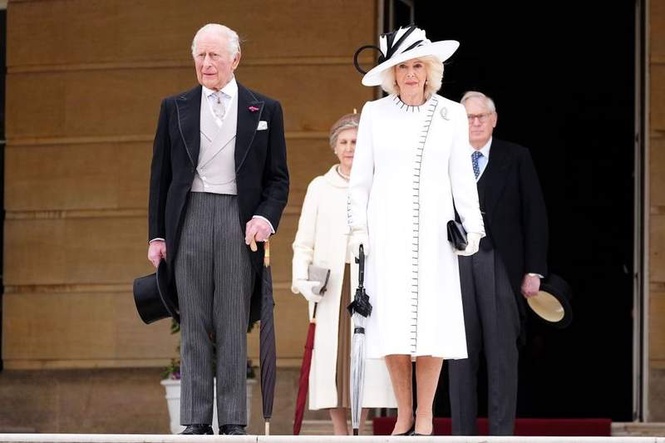 Image from: King and Queen host Palace garden party as Catherine heads to Italy